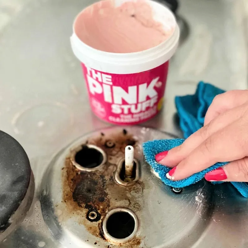 عرض معجون التنظيف السحري The Pink Stuff  + • فرشاة التنظيف السحرية 12 قي 1  + جارف و مساحه سيليكون